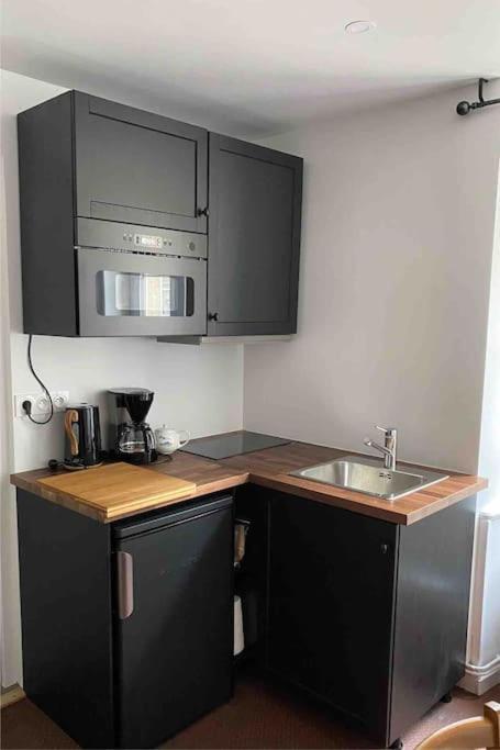 Appartement En Plein Coeur Historique De Ντινάν Εξωτερικό φωτογραφία